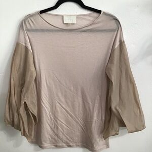 Elijah top balloon sleeves size small Shimmer T-shirt Quarter sleeve